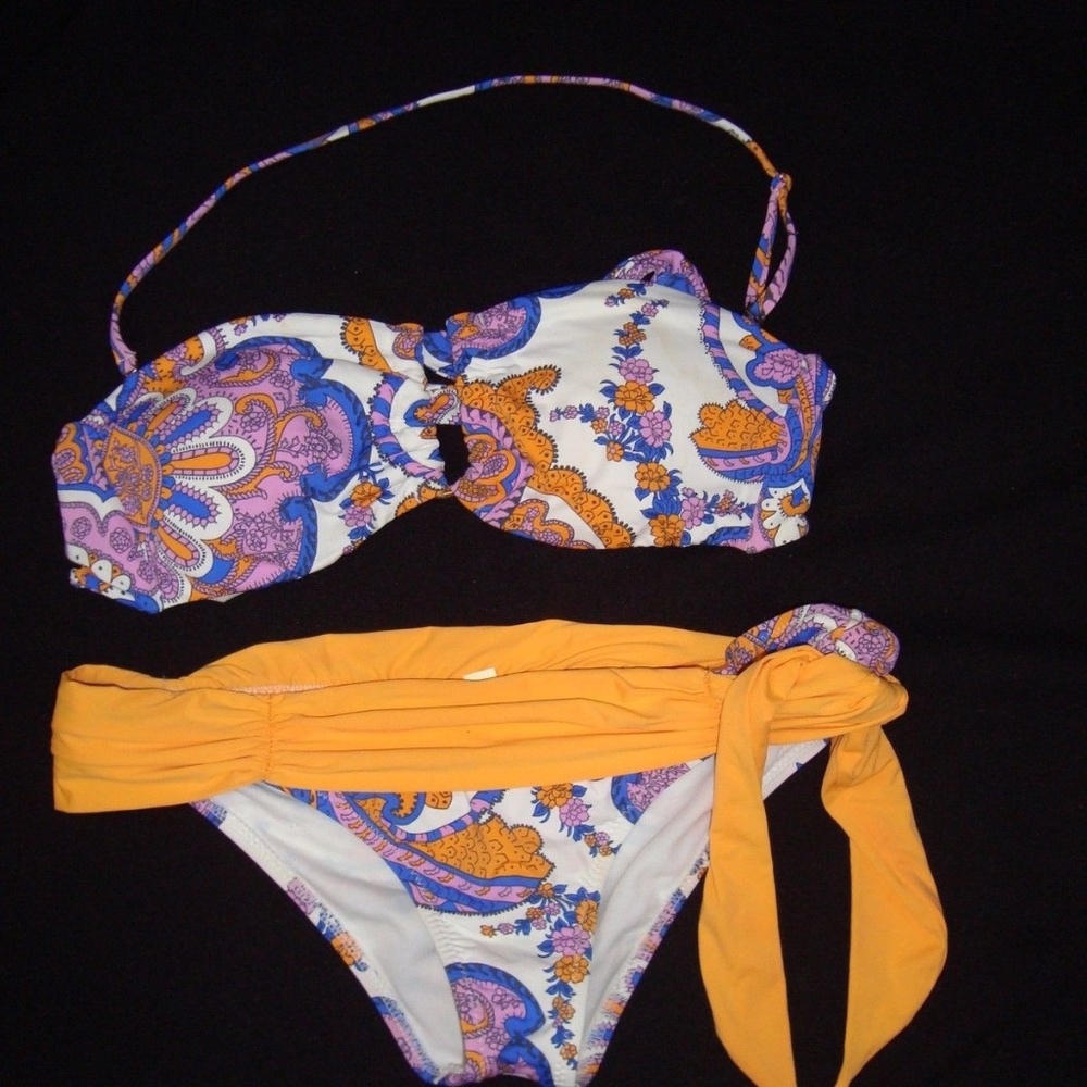 **NWT R Collection Two-Piece Bikini Side
